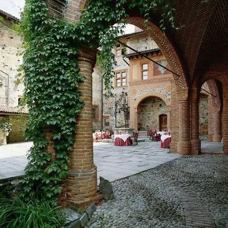 Castello Di Pavone Отель