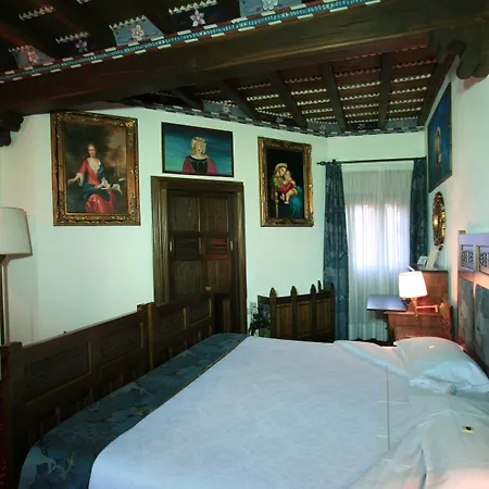 Hotel Castello Di Pavone 4*