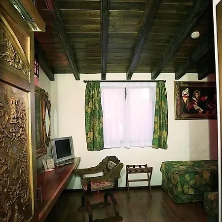 فندق Castello Di Pavone 4*