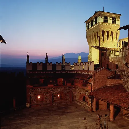 Отель Castello Di Pavone