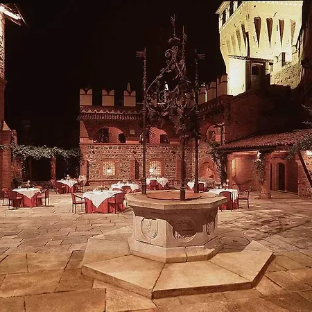 فندق Castello Di Pavone 4*
