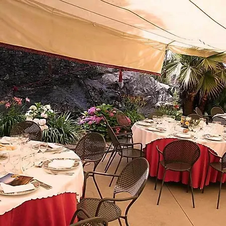 Hotel Castello Di Pavone Pavone Canavese
