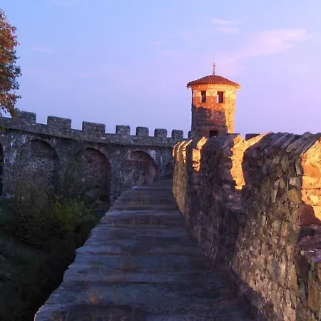 Castello Di Pavone