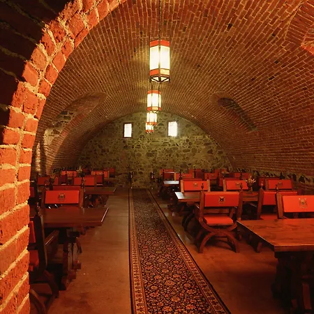 Castello Di Pavone Otel 4*