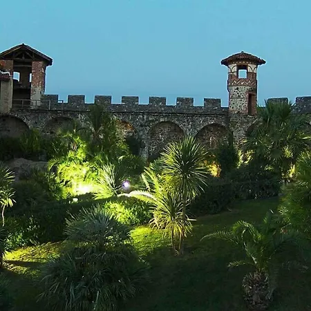 Castello Di Pavone 4*