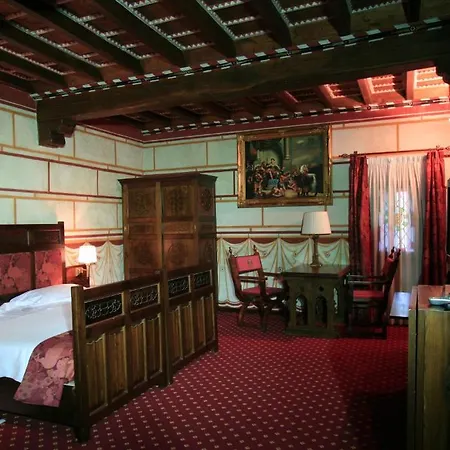 فندق Castello Di Pavone 4*