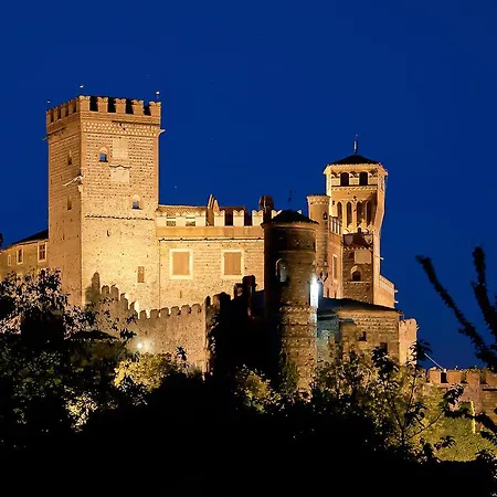Castello Di Pavone فندق Pavone Canavese