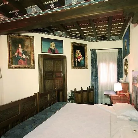 Castello Di Pavone Pavone Canavese