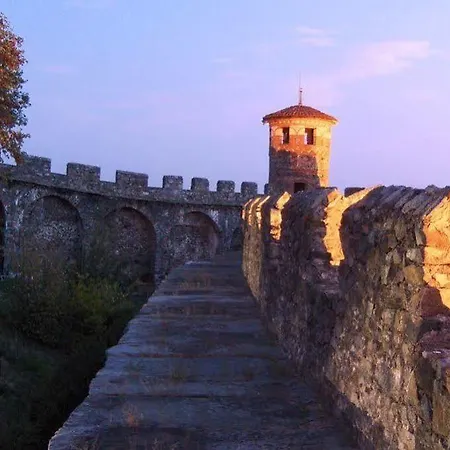 Castello Di Pavone Pavone Canavese