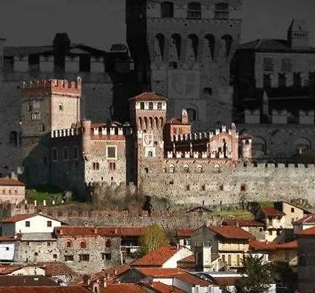 Castello Di Pavone 4* Pavone Canavese