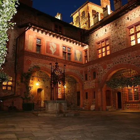 Castello Di Pavone Pavone Canavese