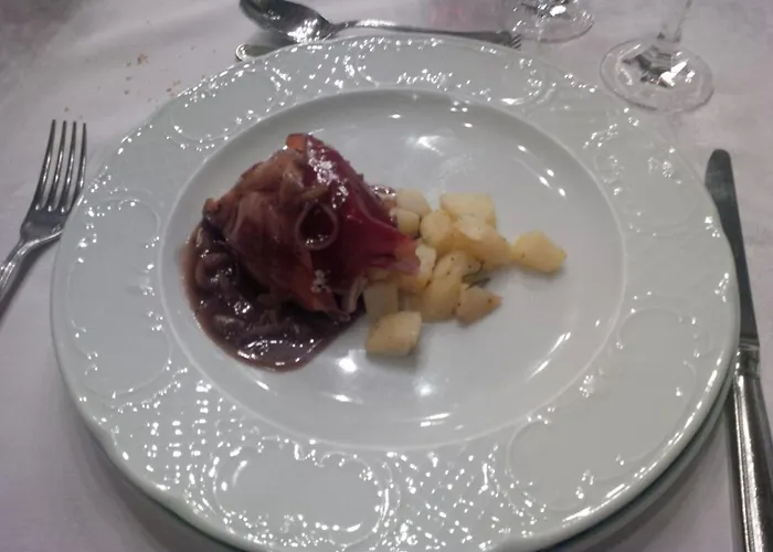 Hotel Castello Di Pavone Pavone Canavese