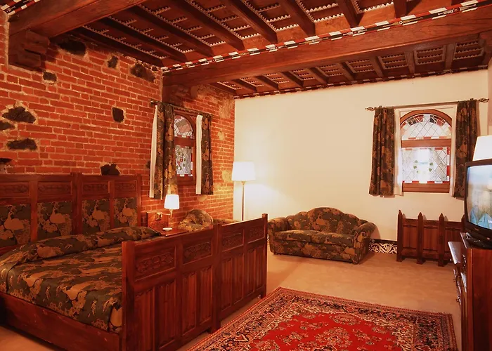 Castello Di Pavone Pavone Canavese