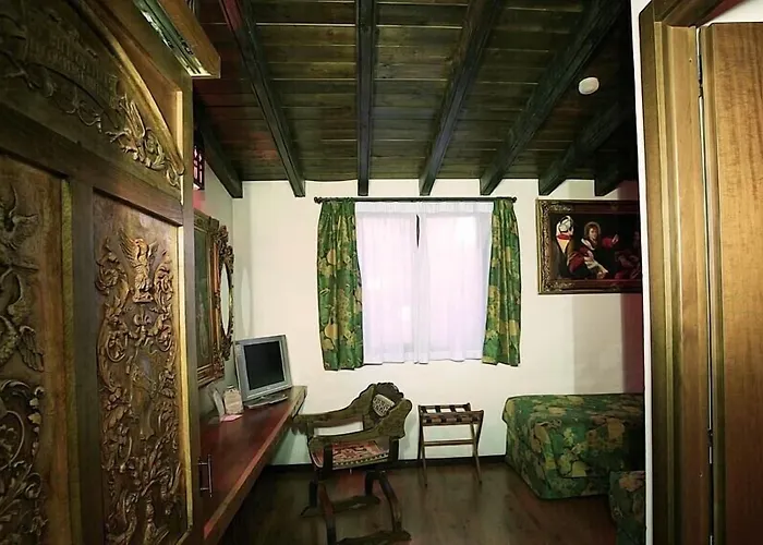 Hotel Castello Di Pavone 4*