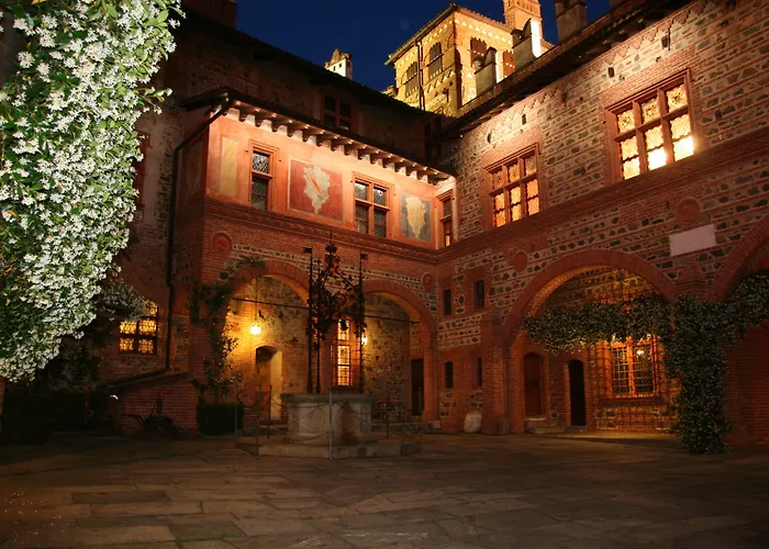 Castello Di Pavone Hotel Pavone Canavese