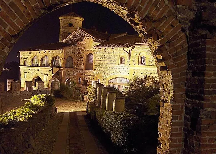 Castello Di Pavone 4* Pavone Canavese