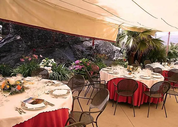 Hotel Castello Di Pavone Pavone Canavese