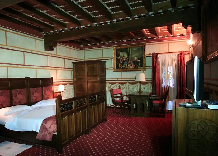 Hotel Castello Di Pavone 4*