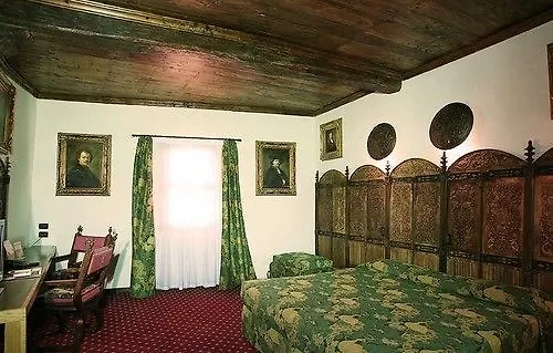 Castello Di Pavone Pavone Canavese