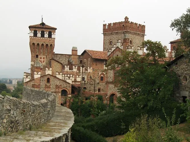 Castello Di Pavone 4*