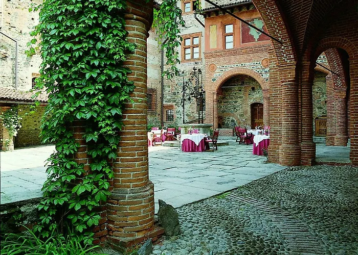Hotel Castello Di Pavone 4*
